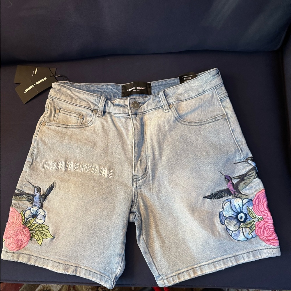 Homme Femme Unisex Embroidered Denim Shorts  Size 14/32  NWT